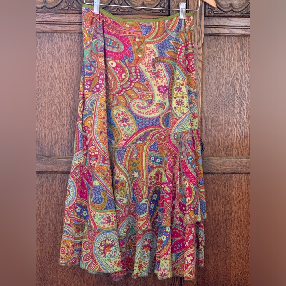 Double D Ranch Paisley Multicolor Skirt
Size Medium